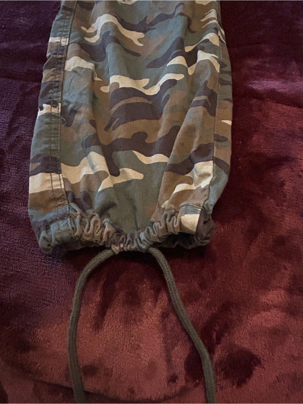 Levi's Camo Cargo Pants in Green and Brown - Picture 3 of 8